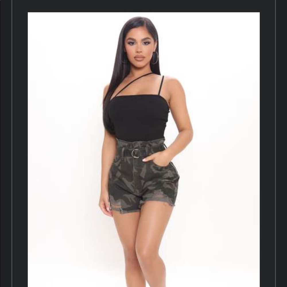 Camo shorts with belt
